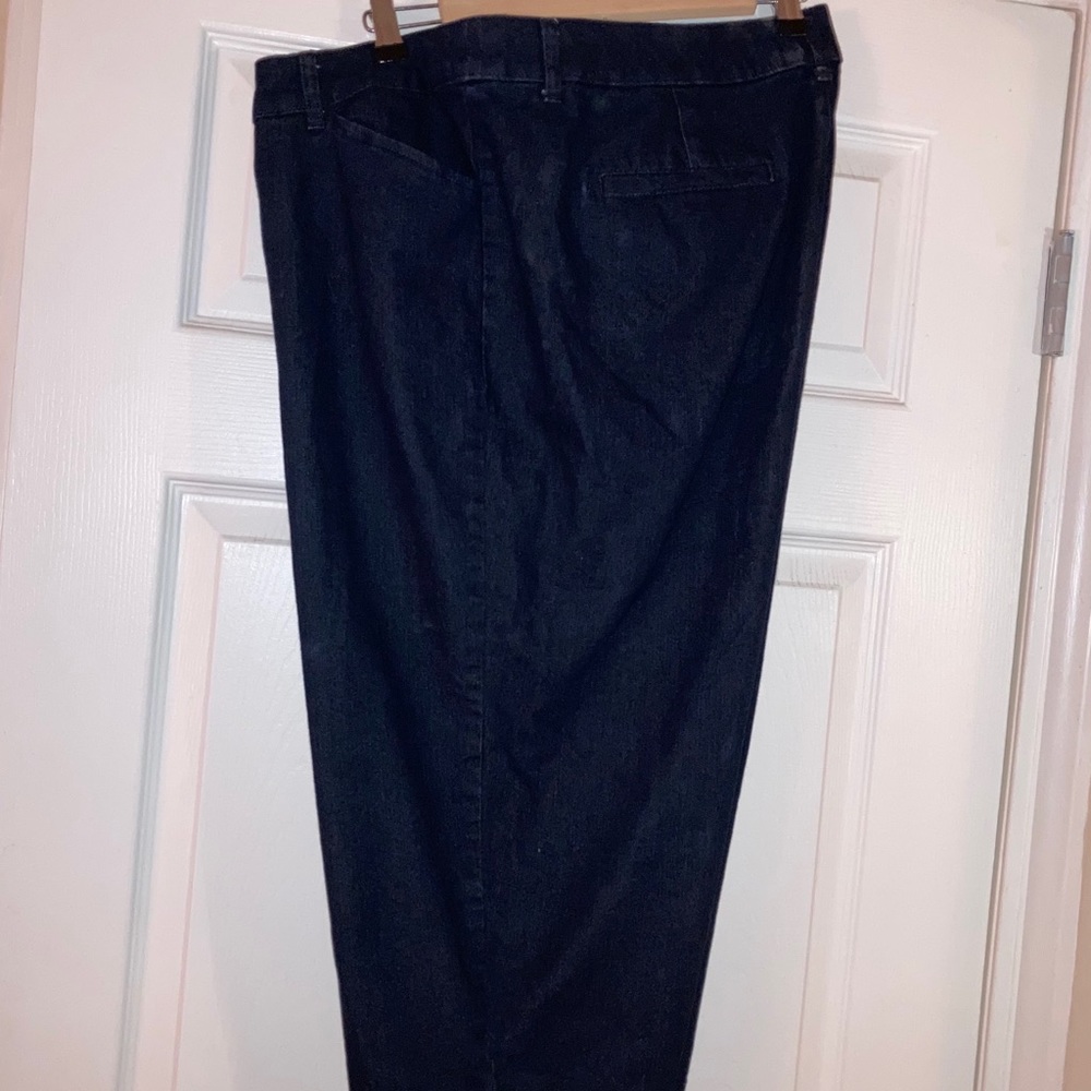 ST John’s Bay woman’s 22W Capri shorts